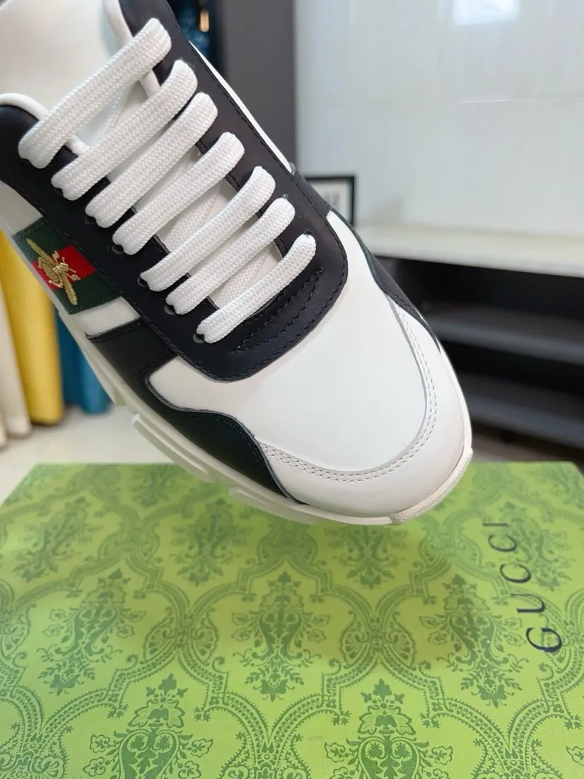 Men's shoes 💰560🌹🌹GUCCI [Gucci] New high-end brand of men's shoes, the latest fashionable casual men's shoes, trendy and versatile, relaxed and sporty style, uppers imported from Italy, first-layer cowhide, genuine leather lining, and ultra-fine workmanship. Original personalized fashionable rubber wear-resistant outsole, light and comfortable on the foot, size 38-44
